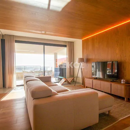 Tekce South Leiro 403 *